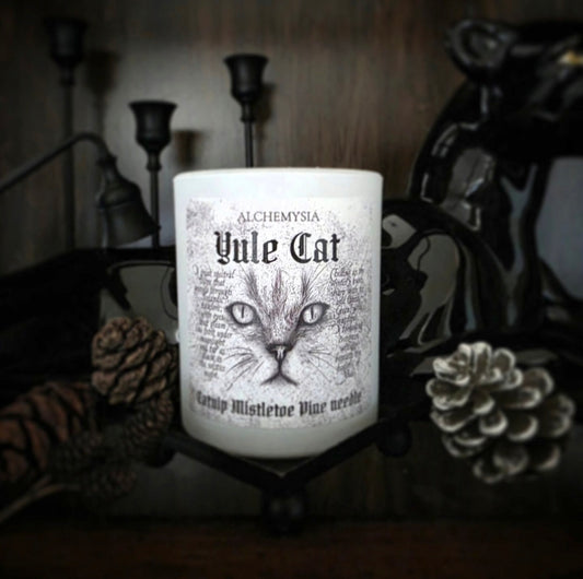 YULE CAT ~ Catnip, Mistletoe & Fir Needle