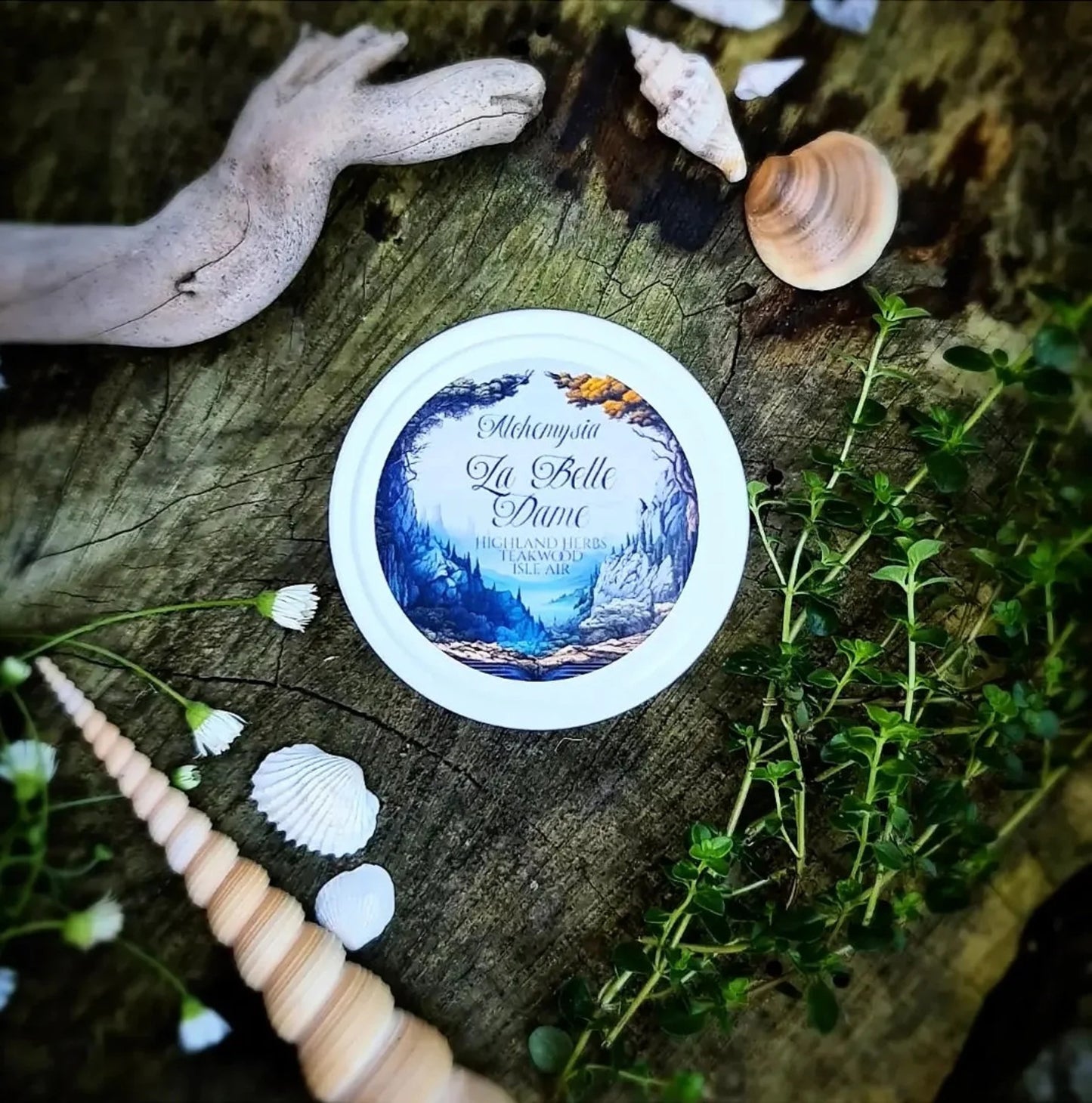 LA BELLE DAME ~ Highland Herbs, Teak & Isle Air