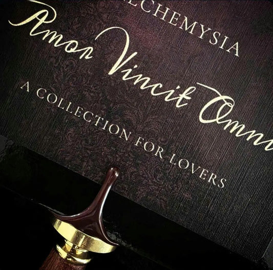 AMOR VINCIT OMNIA~  Votive Collection